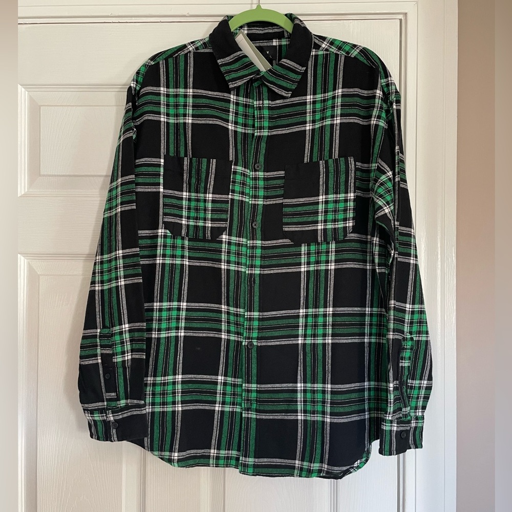 NWT H & M Oversized Fit Flannel Button Up Men’s Shirt H&M